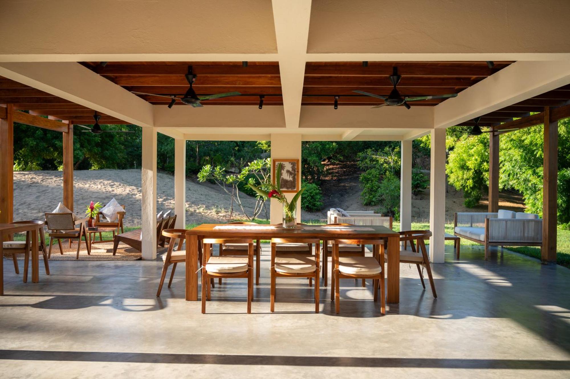 Niketh Villa Komari Arugambay Экстерьер фото